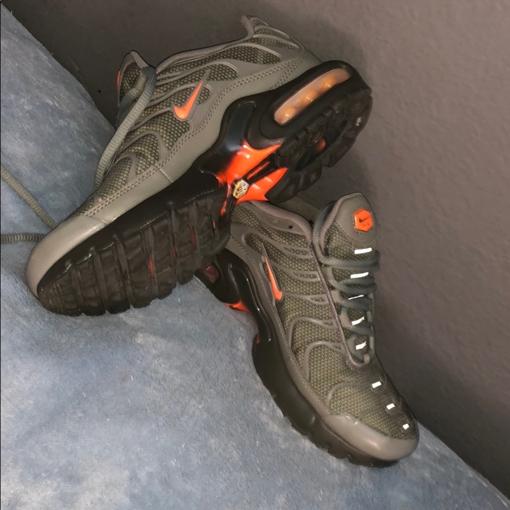 Nike AIR MAX plus